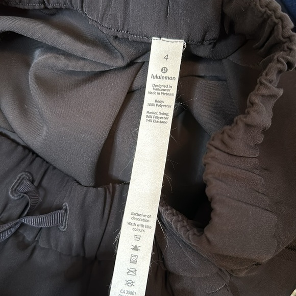 Lululemon On The Fly Skirt Woven Black. size 4 - Picture 7 of 10